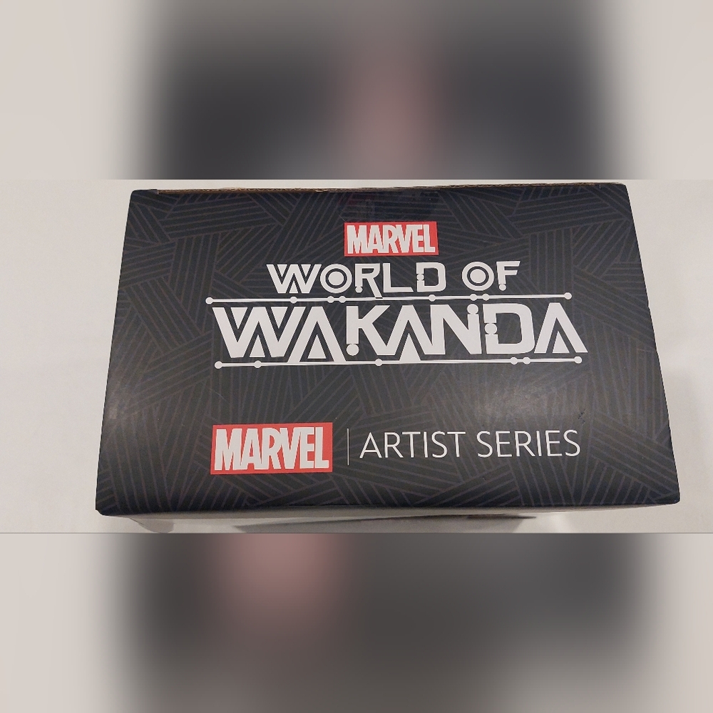 Marvel Black and Orange Action Figure Playset - Picture 4 of 6
